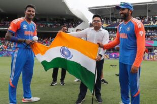 rohit, hardik with tiranga