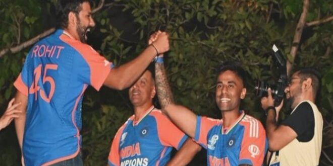 indian Cricketers Felicitate In Maharashtra Vidhan Bhavan